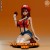 Stylizowana figurka Plumber Girl Red w dynamicznej pozie, ubrana w czerwono-niebieski strój inspirowany klasyczną estetyką gier wideo. Skala 160 mm, idealna dla kolekcjonerów i fanów popkultury.