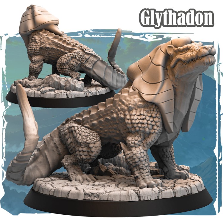 Glythadon – figurka fantasy 32mm przedstawiająca opancerzonego gadziego stwora z grzebieniem i ogonem. Widok z dwóch stron, dynamiczna poza, teksturowana podstawa. Idealna do gier bitewnych i RPG.