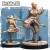 Helika – figurka fantasy 32mm przedstawiająca wojowniczkę w pozie walki z kosturem. Widok z przodu i tyłu, dynamiczna poza, podstawka z kamieniem, łańcuchem i drewnianym słupem. Idealna do gier bitewnych i RPG.