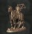 Szkieletowy jeździec w zbroi na zdeformowanym koniu, z kosą i rytualnym sztandarem, idealny do sesji RPG, kolekcji figurek i dioram fantasy w klimacie horroru, dark fantasy i nekromantycznej estetyki.