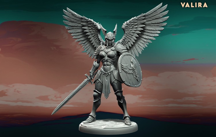 Skrzydlata postać o potężnej sylwetce i rozpostartych piórach, stojąca w dynamicznej pozie na ozdobnej podstawie. Idealna do gier RPG, dioram fantasy i kolekcji figurkowych. Figurka emanuje aurą boskiej siły i epickiego przeznaczenia.